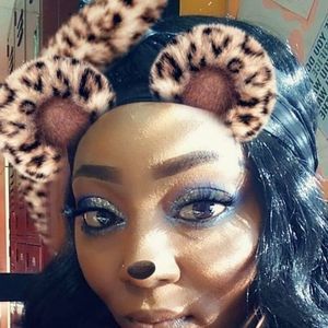 Meet your Posher, Dana